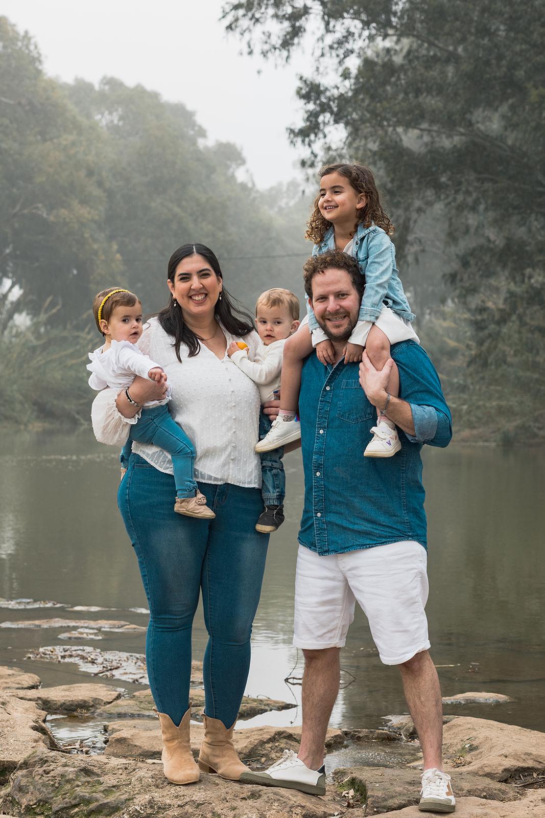 מור עם המשפחה שלה